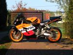    koncowka sezonu 2008/  moja RR-ka w najnowszej odsłonie, zawsze marzyłem o REPSOL-ce, marzenie to spełniłem :D przebudowę wykonałem na 100% nowych i 100% oryginalnych fabrycznych częściach