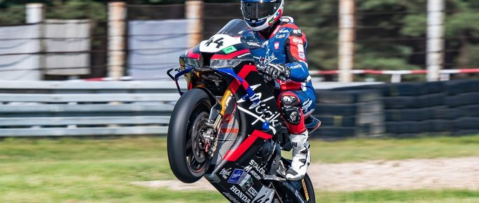 Honda Fireblade PL - Pawelec pobił rekord Toru Poznań na Hondzie CBR1000RR Fireblade!